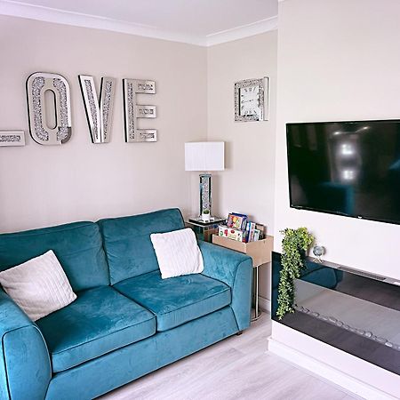 Entire 3-Bedroom Home In Oldham - Guest House Ngoại thất bức ảnh