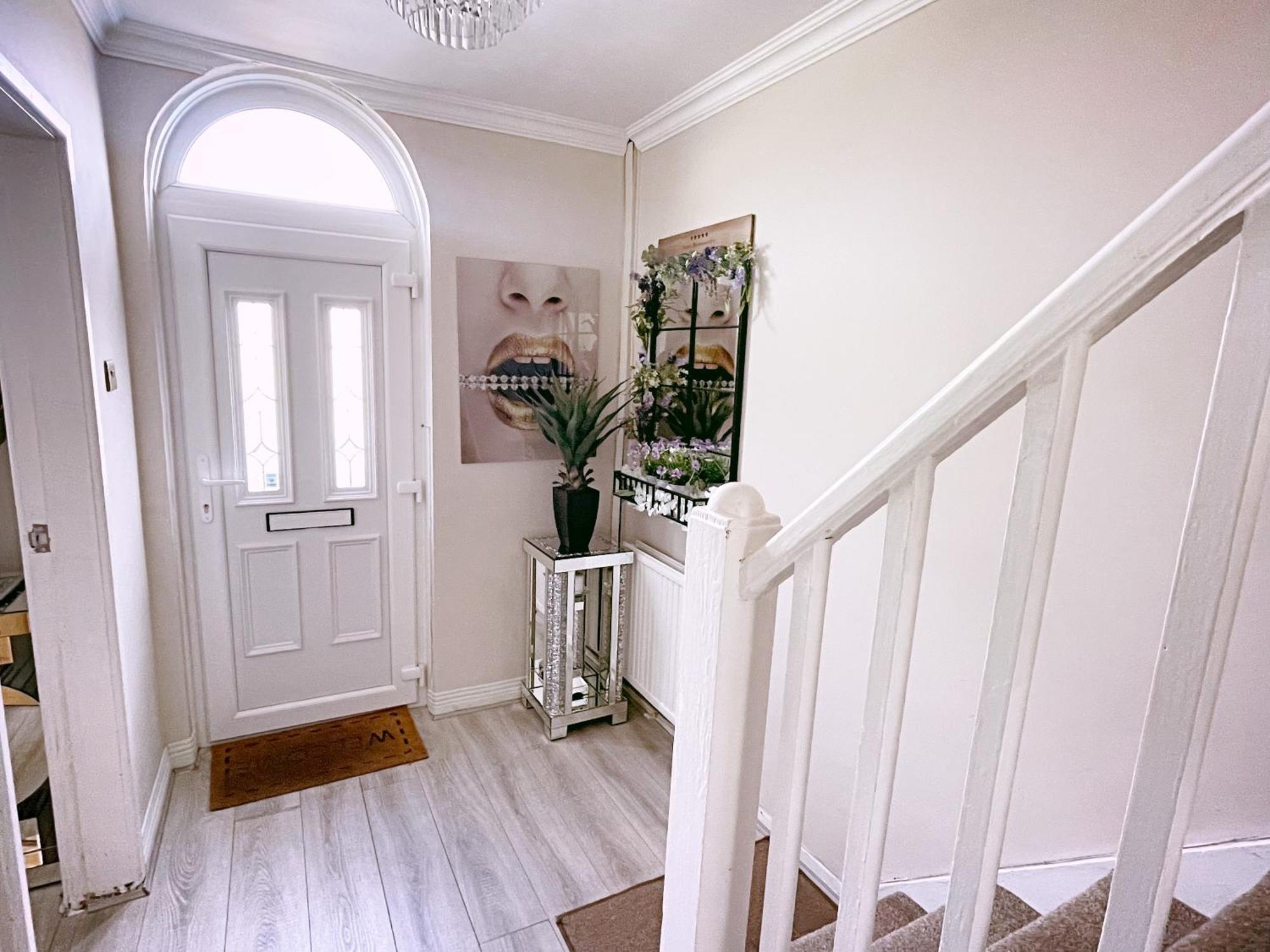 Entire 3-Bedroom Home In Oldham - Guest House Ngoại thất bức ảnh
